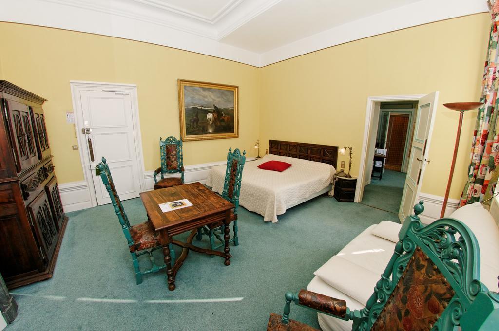 Chateau-Hotel De Nieuil Εξωτερικό φωτογραφία