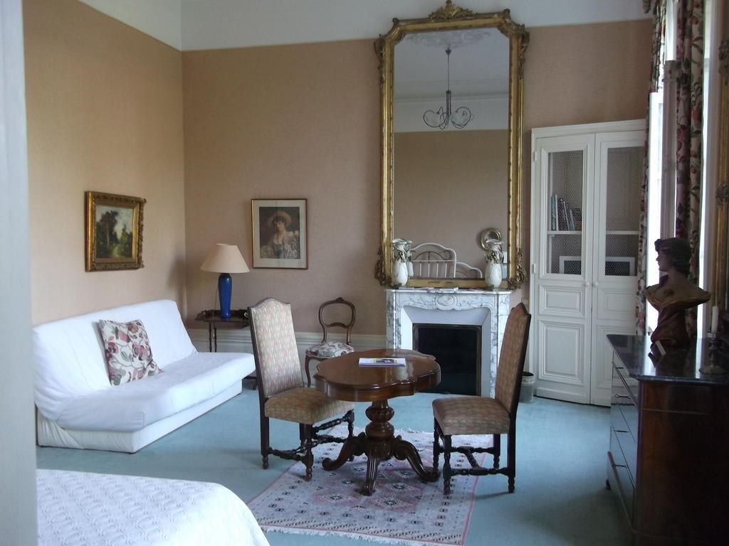 Chateau-Hotel De Nieuil Εξωτερικό φωτογραφία