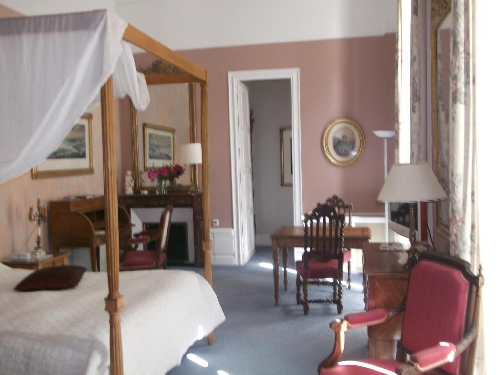 Chateau-Hotel De Nieuil Εξωτερικό φωτογραφία