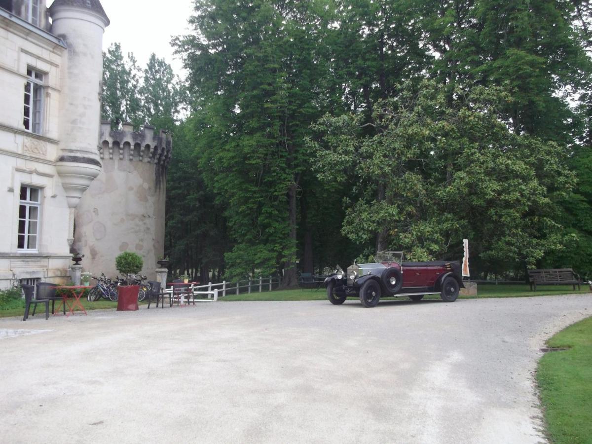 Chateau-Hotel De Nieuil Εξωτερικό φωτογραφία